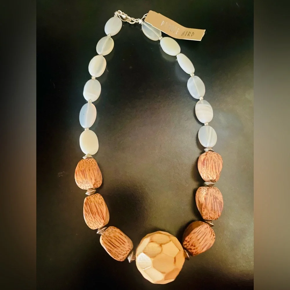 Peyote Bird Wood and White Bead Necklace, NWT. - Picture 3 of 13